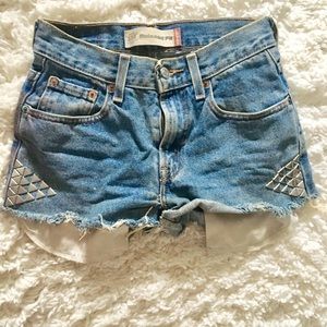 Vintage Levi’s cutoff denim shorts
